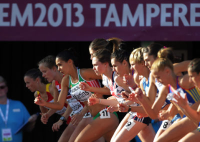 Naisten 10000m lähtö Yleisurheilun U23 EM-kilpailuissa 12.7.2013. Ratina, Tampere.
